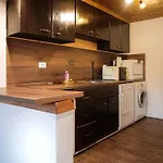 Mountain Whisper Apartment *