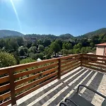 Mountain Whisper Apartment