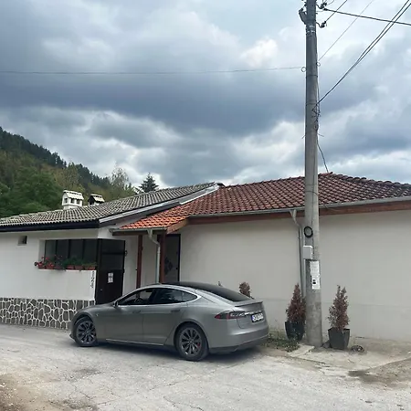 Mountain Whisper Smolyan