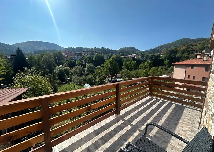 Mountain Whisper Apartment